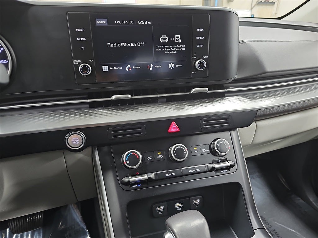 2024 Kia Carnival LX