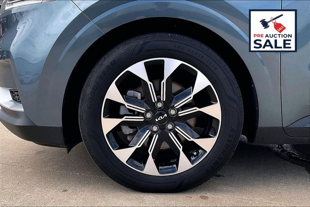 2024 Kia Carnival EX