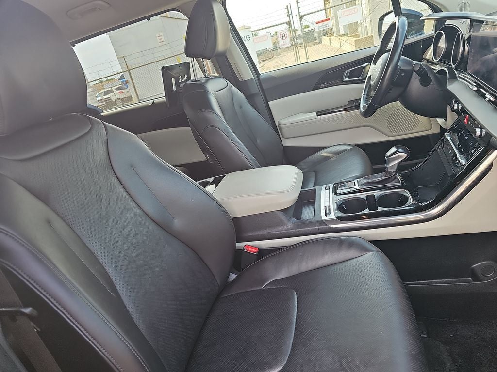 2022 Kia Carnival SX