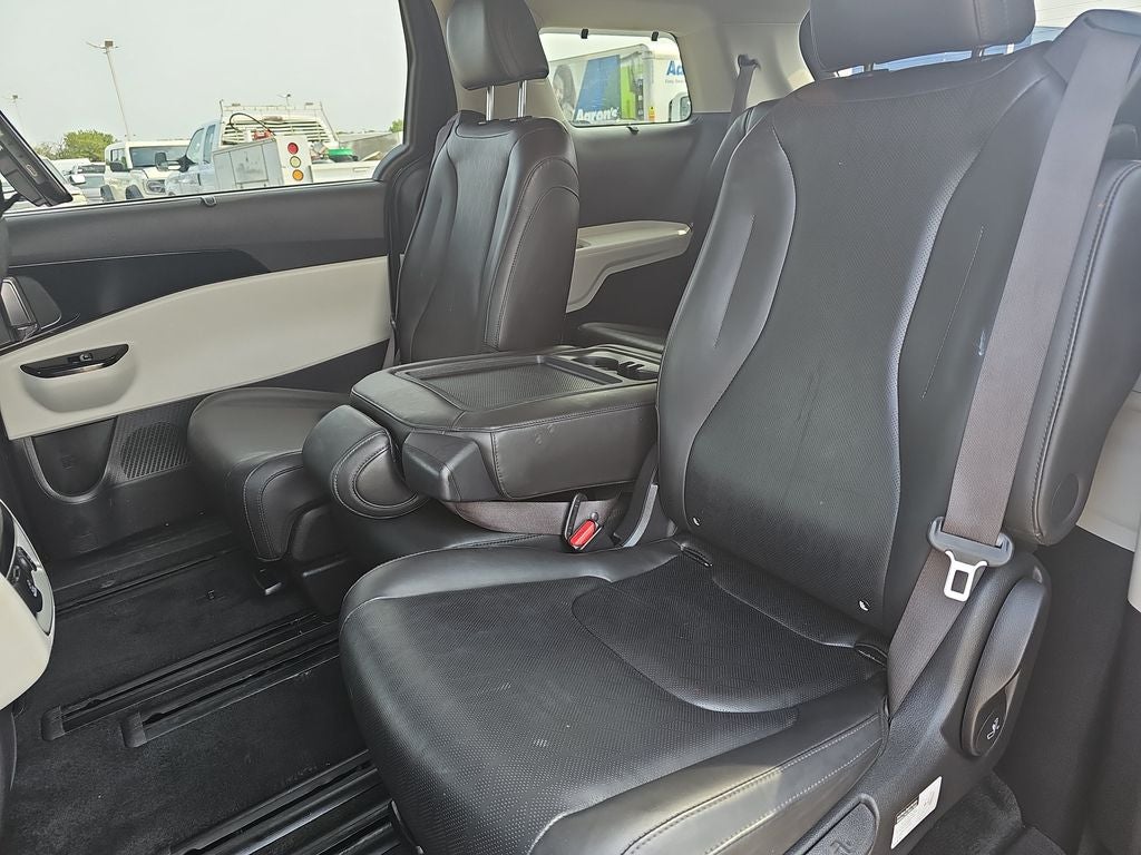 2022 Kia Carnival SX