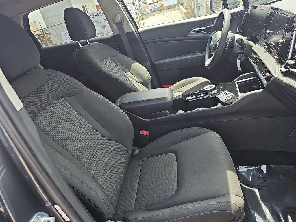 2023 Kia Sportage Hybrid LX
