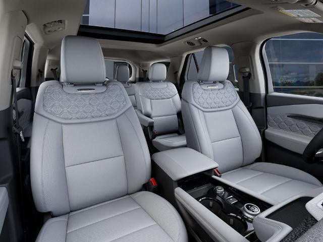 2027 Ford Explorer 4-Door 4DR 4WD PLTNM